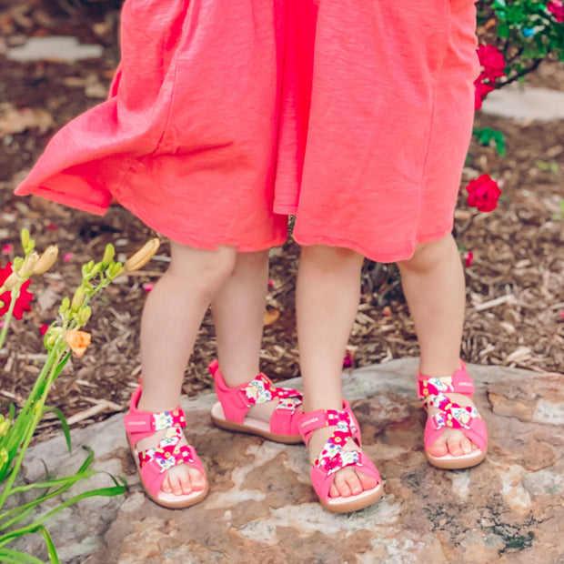 ZIGGY Sandal | Gray Triangle Print