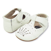 cora perforated baby shoe in milk, pair 