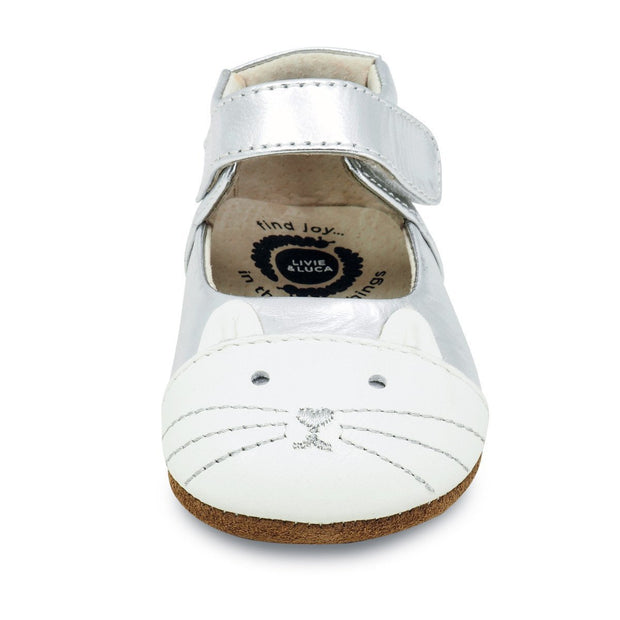 Platinum Silver baby Mary Jane shoe with kitten face appliqué, front view