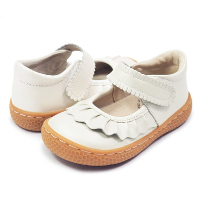 Ruche Mary Jane shoes for little girls in white pearl leather, pair